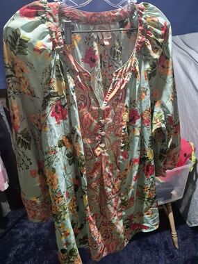 4fig and flower 1x Mint Green Floral Blouse with Pink Paisley Trim